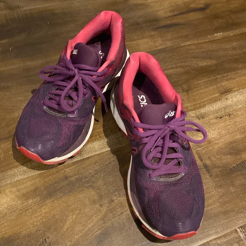 Asics Gel Nimbus 19 Women Size 6.5  Purple & Pink Shoes